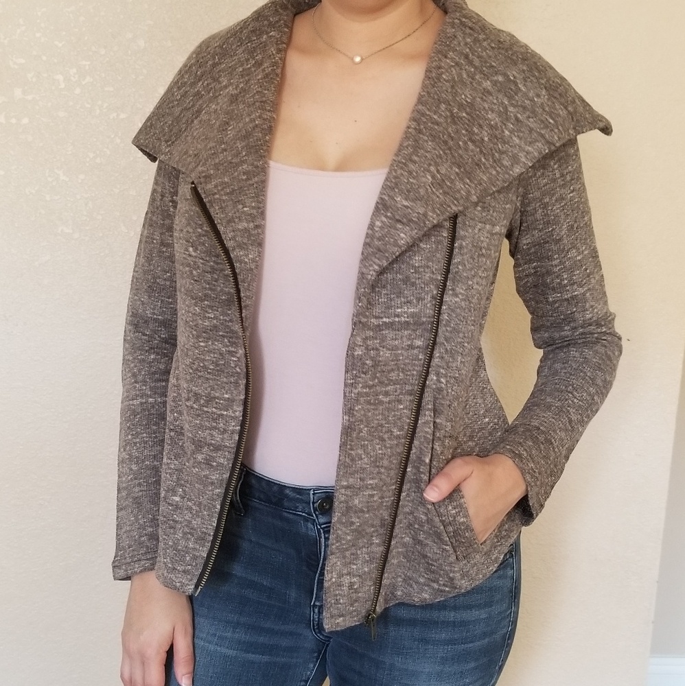 🎁 Casual Light Zippered Jacket